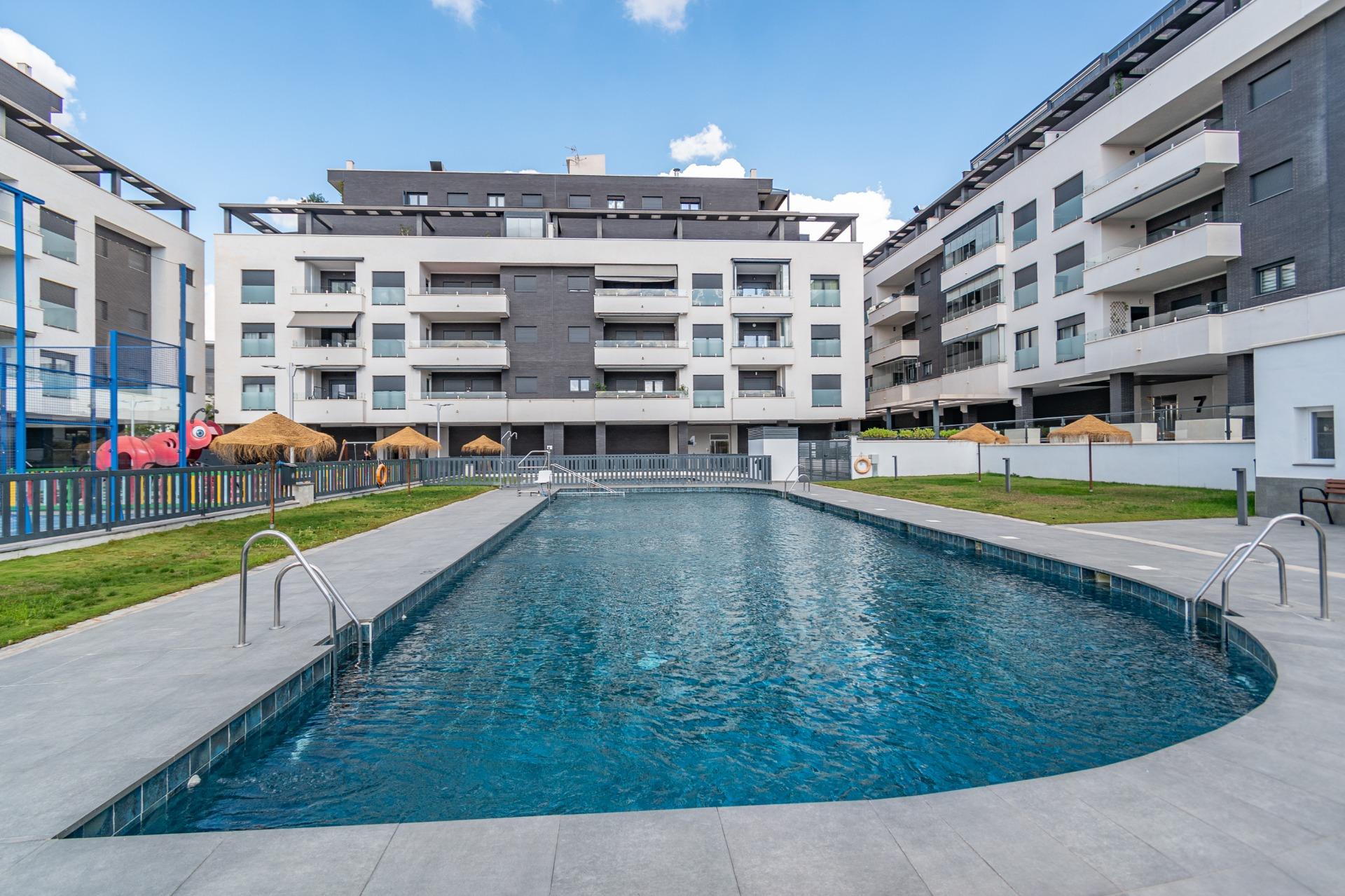 Exclusiva vivienda en Residencial Nevada — Urbanización de l - foto 3