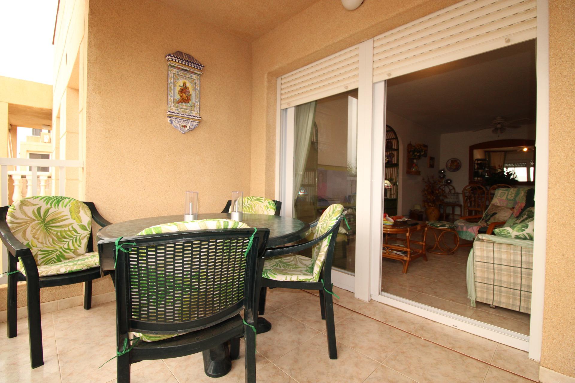 Piso con gran terraza para disfrutar todo el año en la zona  - foto 3