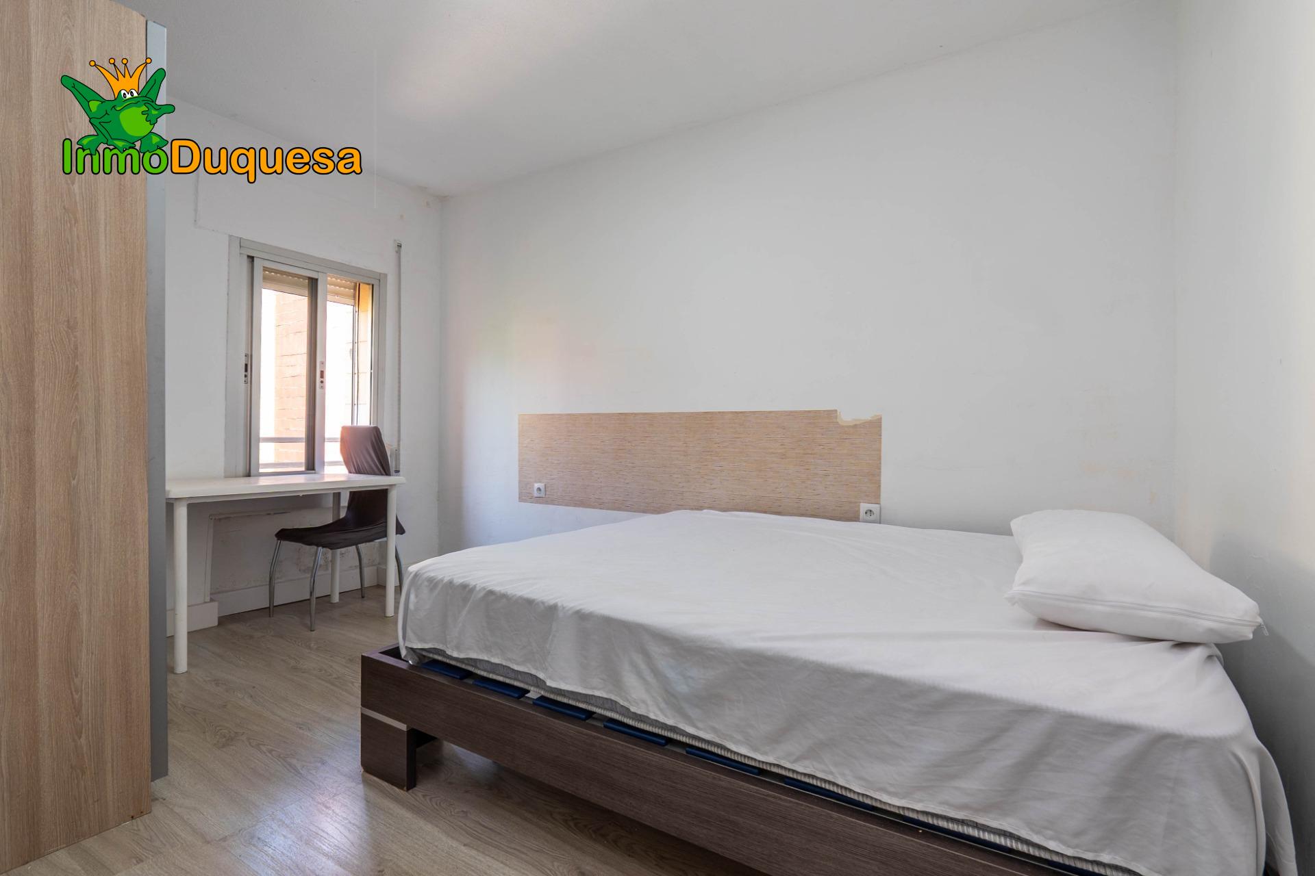 Piso de 5 dormitorios ideal para INVERSORES en el barrio de  - foto 4