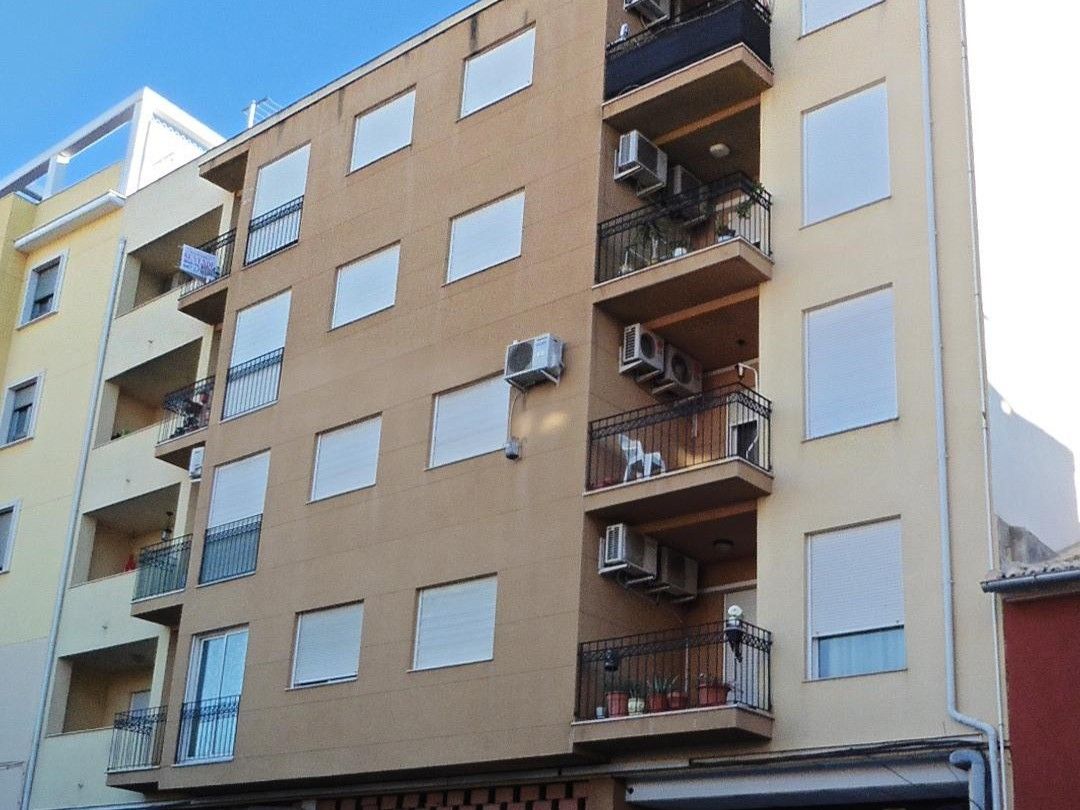 OPORTUNIDAD VENTA PISO EN JUMILLA ( OKUPADO )