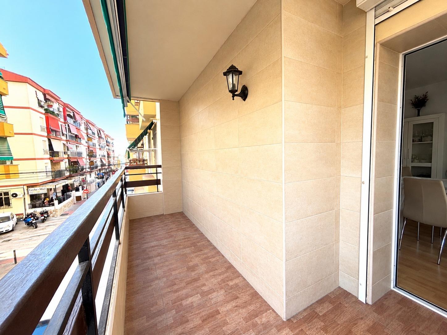 PISO DE 3 DORMITORIOS EN AVENIDA DE MALAGA-CON TERRAZA ESQUI