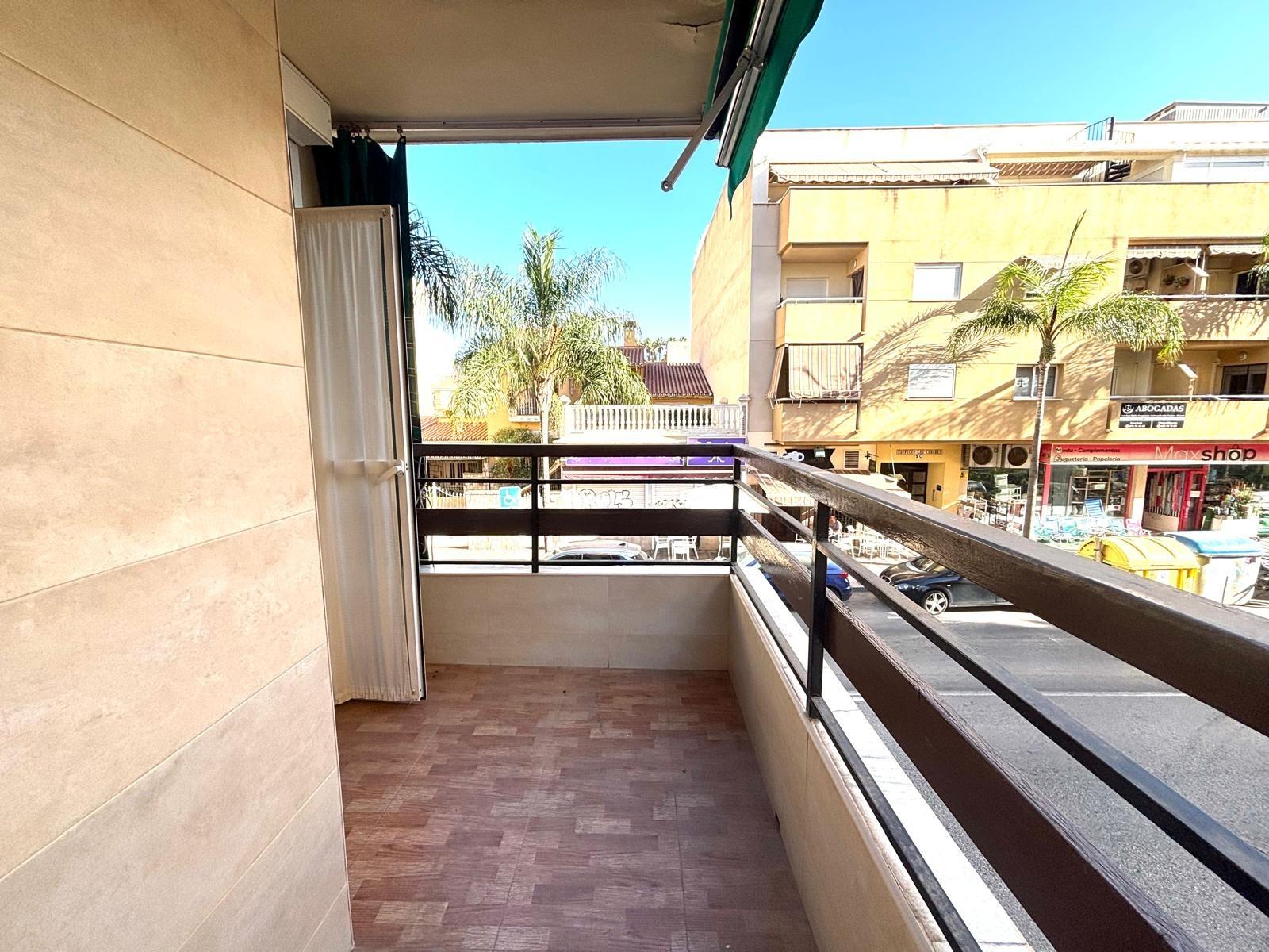 PISO DE 3 DORMITORIOS EN AVENIDA DE MALAGA-CON TERRAZA ESQUI - foto 2
