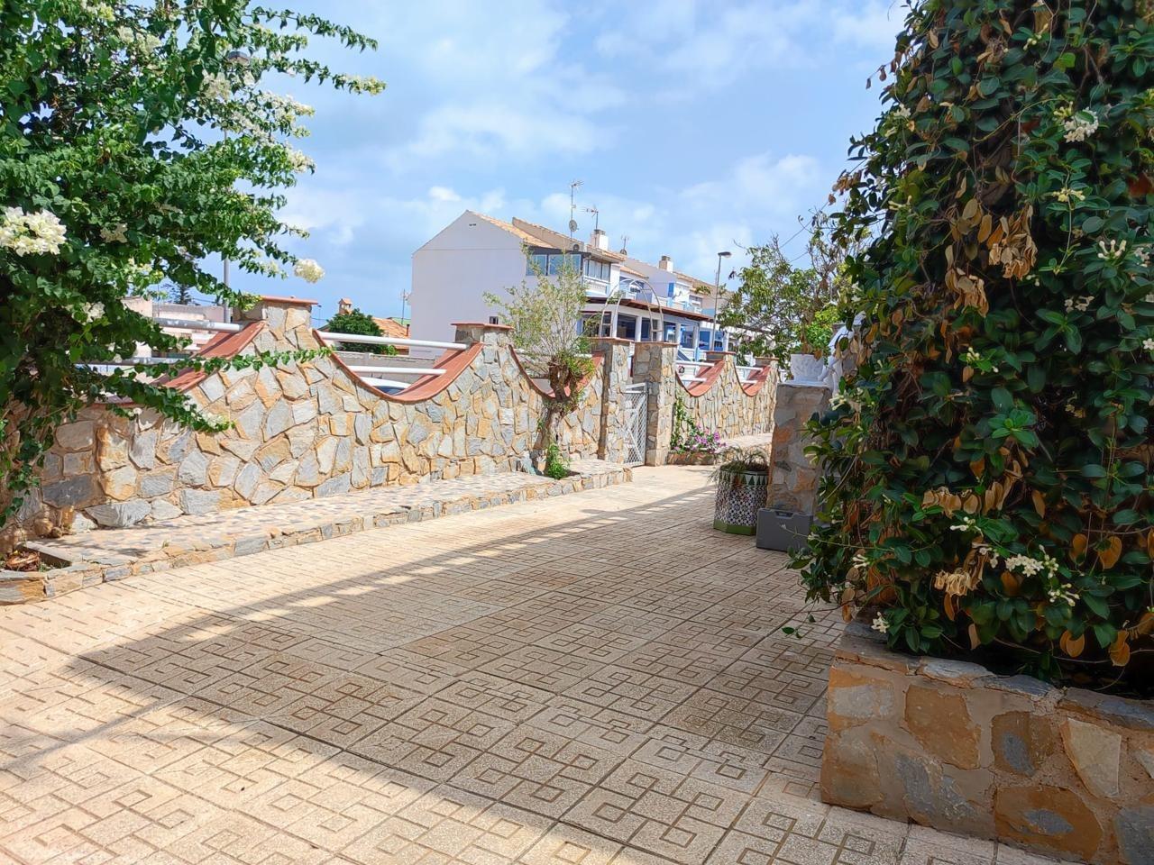 AMPLIA VIVIENDA CON PARCELA DE 400 M2 - foto 5