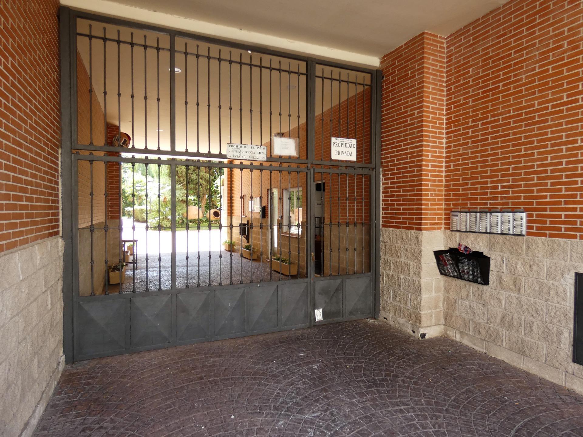 BAJO CON TERRAZA - foto 2