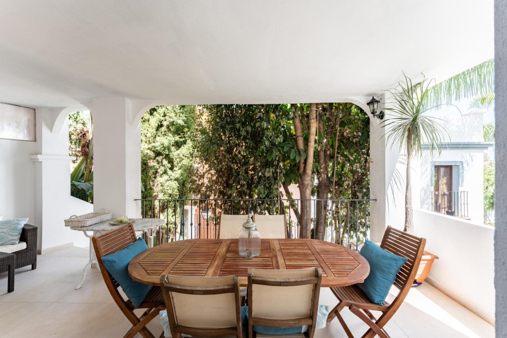 EXCLUSIVA CASA ADOSADA  PRIVACIDAD, LUZ Y ESTILO DE VIDA MEDITERRÁNEO
