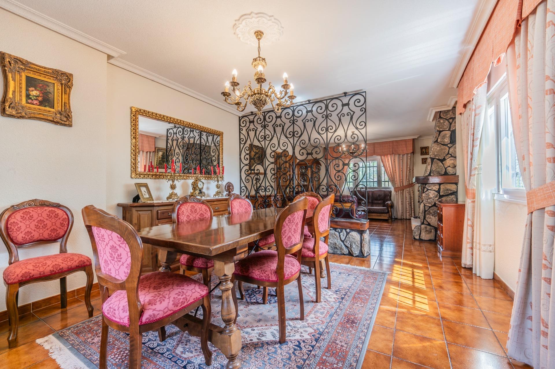 Exclusivo Chalet Independiente en Galapagar: Con piscina, bo - foto 4