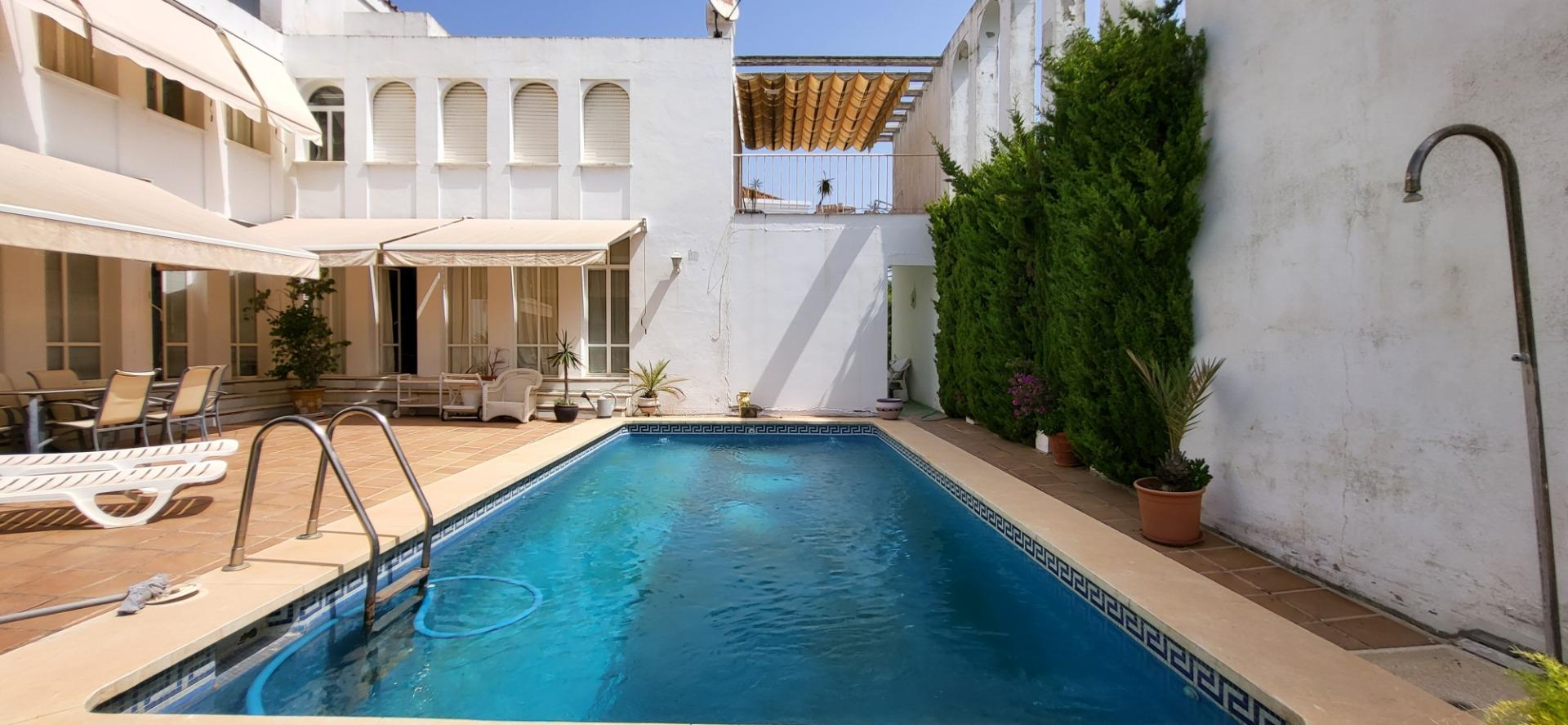 Villa con gran potencial de reforma en Las Brisas, Nueva And - foto 4