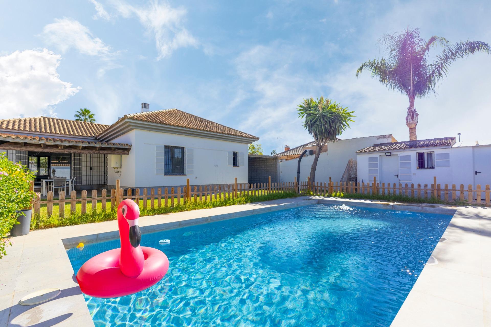 Chalet independiente de una planta completamente reformado e - foto 4