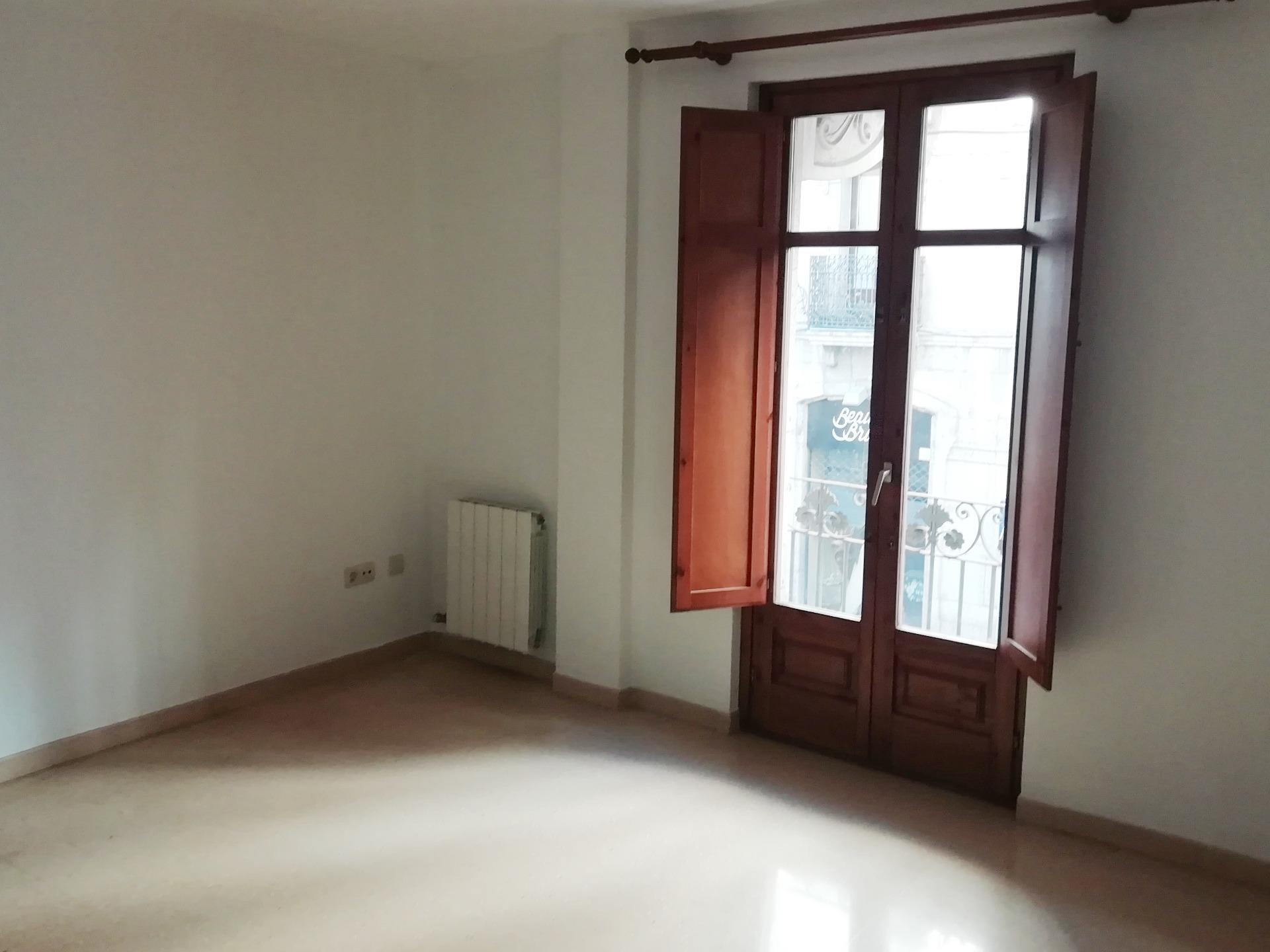 PISO DE 3 habitaciones CON PARKING EN PLENO CENTRO DE TARRAG - foto 2