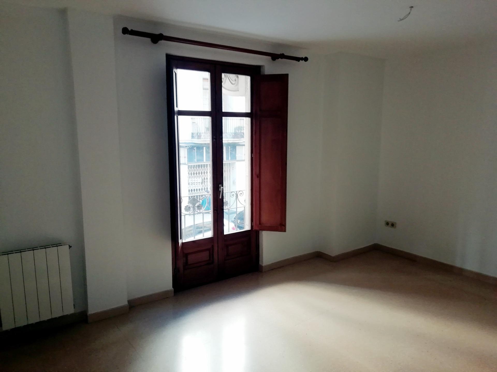PISO DE 3 habitaciones CON PARKING EN PLENO CENTRO DE TARRAG - foto 3