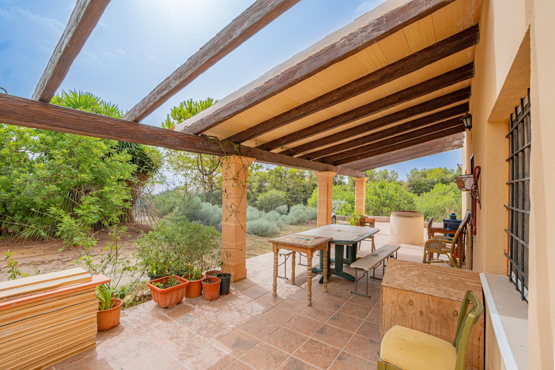 Finca rústica en Porreras con casa de 220 m2 y espectaculares vistas