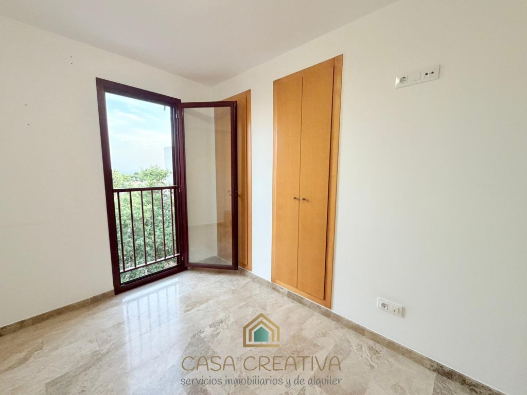 Se vende Piso de 3 dormitorios con garaje y trastero en Náqu - foto 3