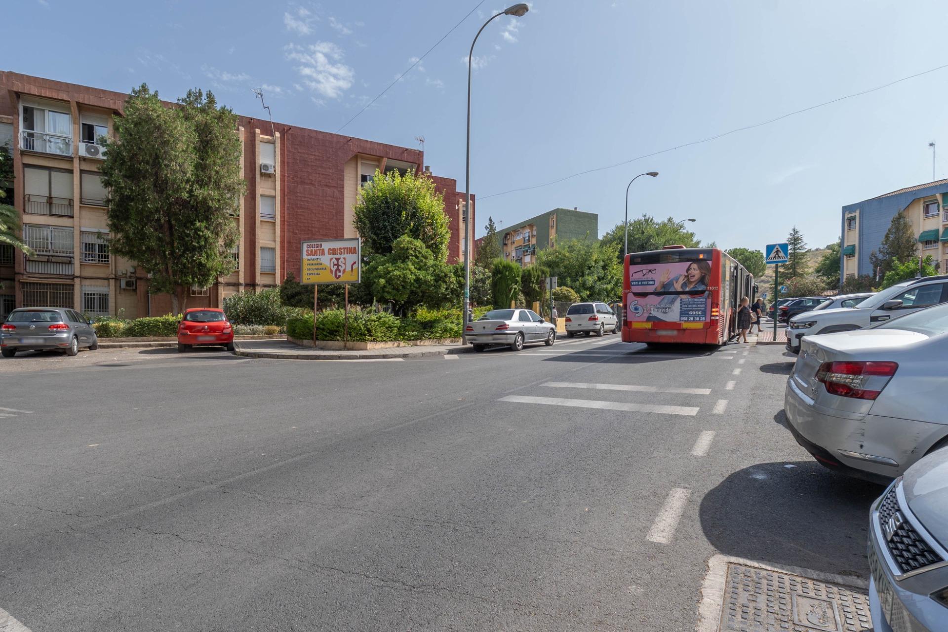 Piso de 5 dormitorios ideal para INVERSORES junto a edificio - foto 3