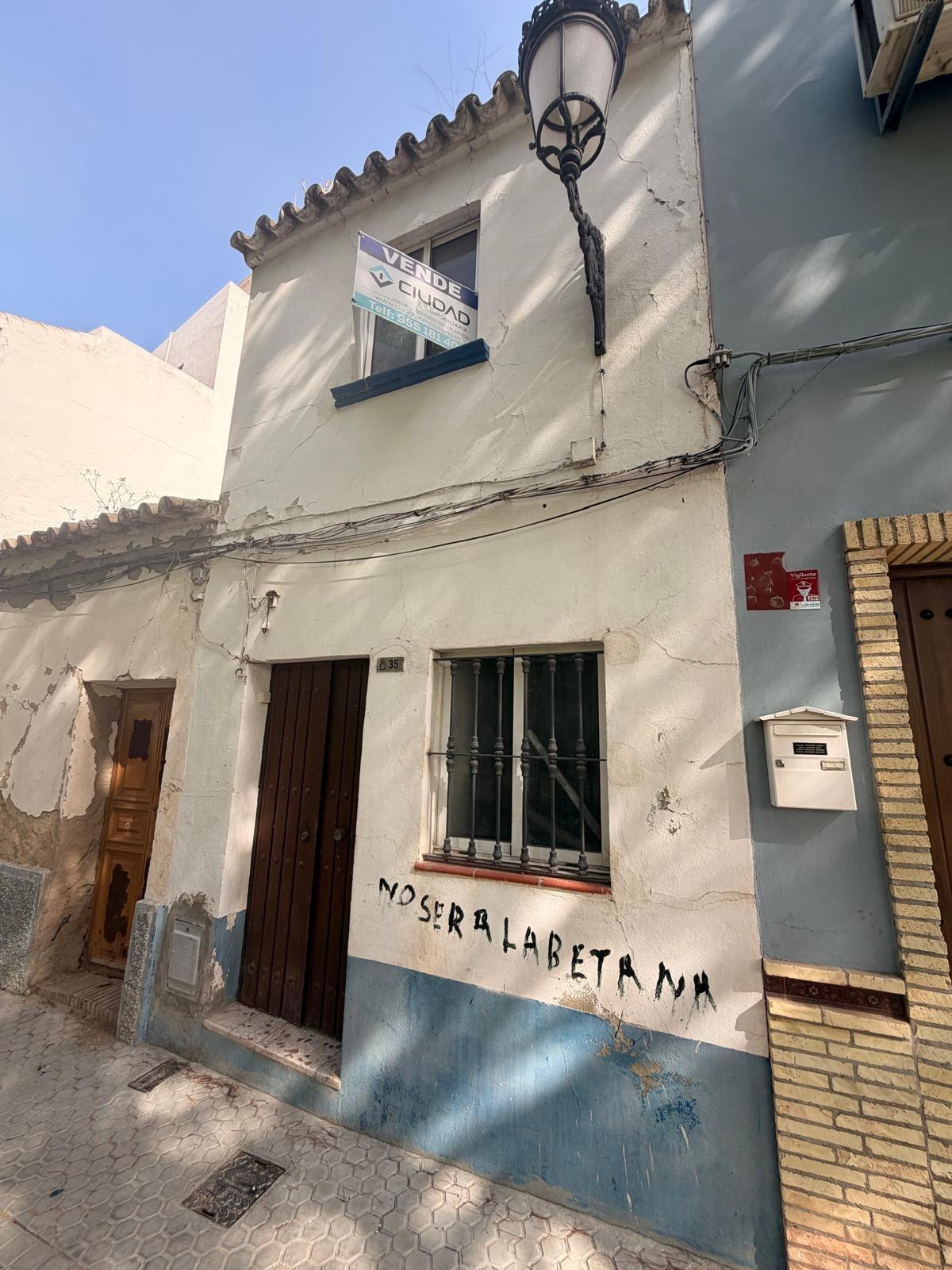 Casa para Reformar en Calle Cruz Verde!