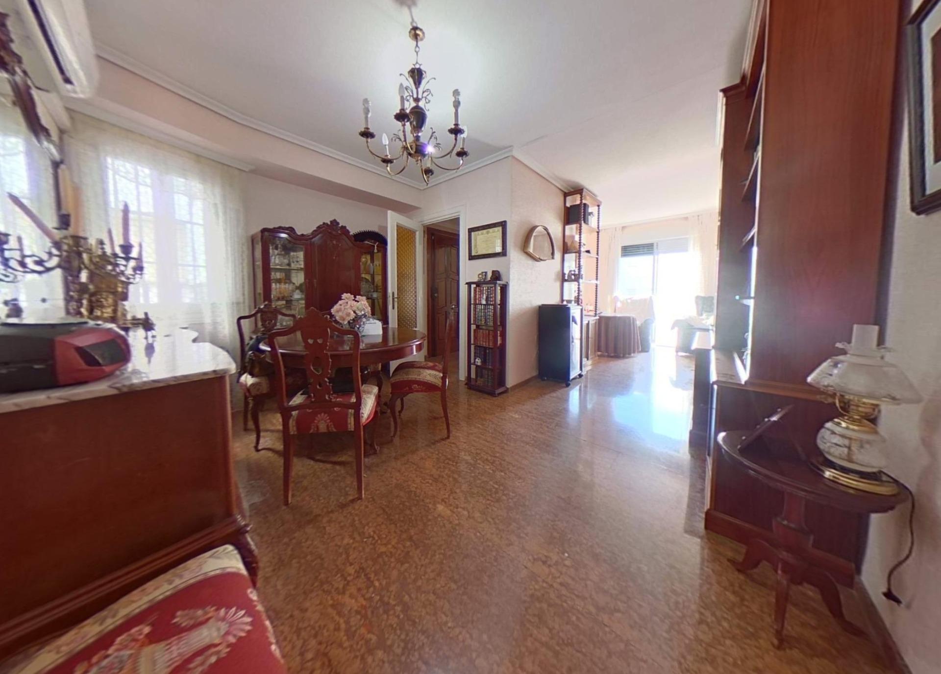 D. Se vende piso junto a la Avenida de Jesús Rescatado, exte - foto 3