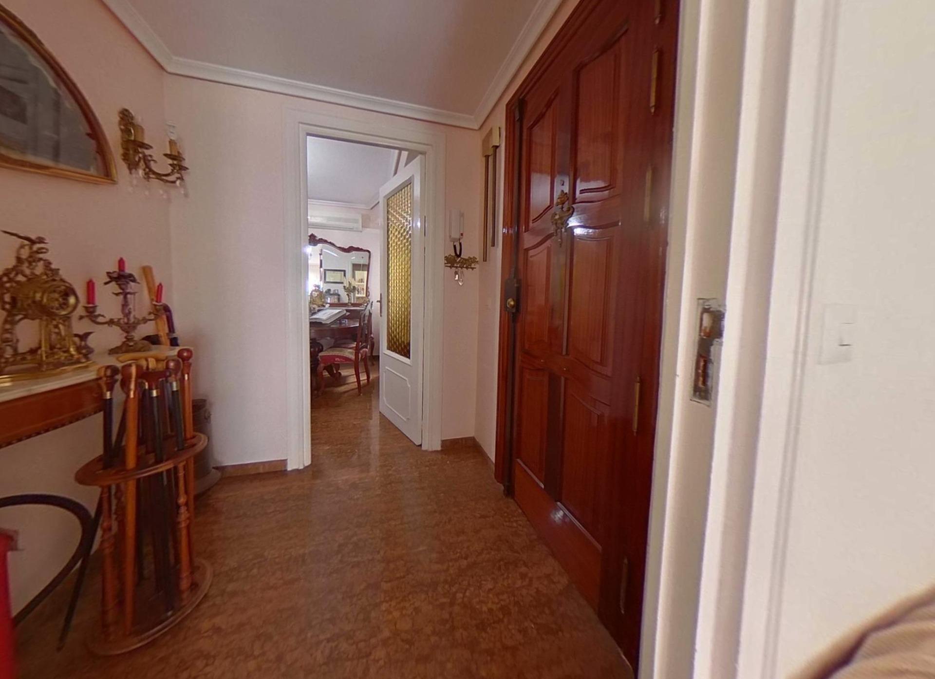 D. Se vende piso junto a la Avenida de Jesús Rescatado, exte - foto 4