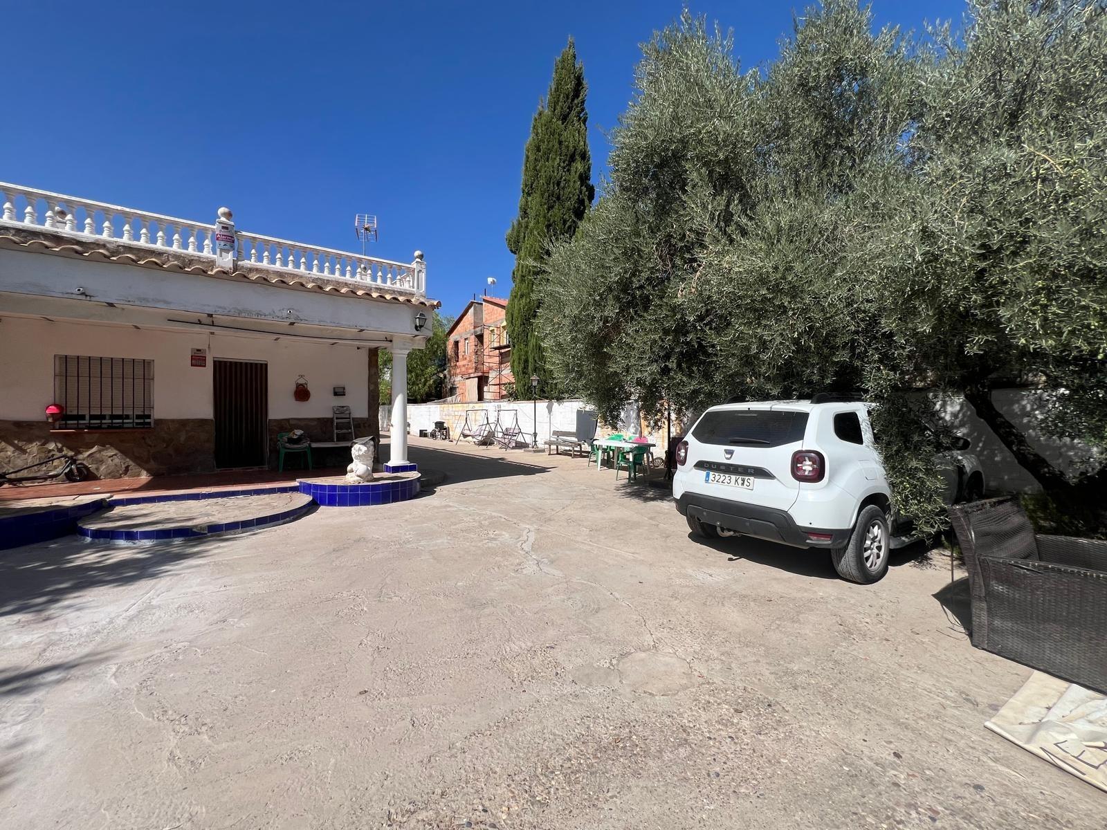 PARCELA DE APROX. 1.000 m2 CON CASA Y PISCINA EN LA ZONA DEL - foto 2