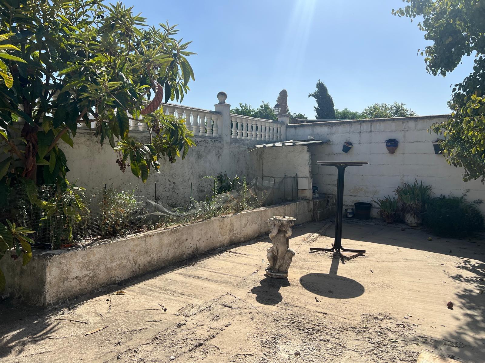 PARCELA DE APROX. 1.000 m2 CON CASA Y PISCINA EN LA ZONA DEL - foto 3