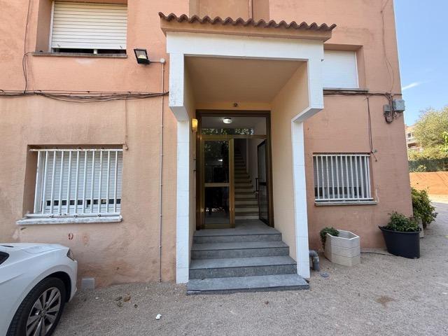 Piso de 4 dormitorios con terraza y piscina a 400 m de la pl - foto 5