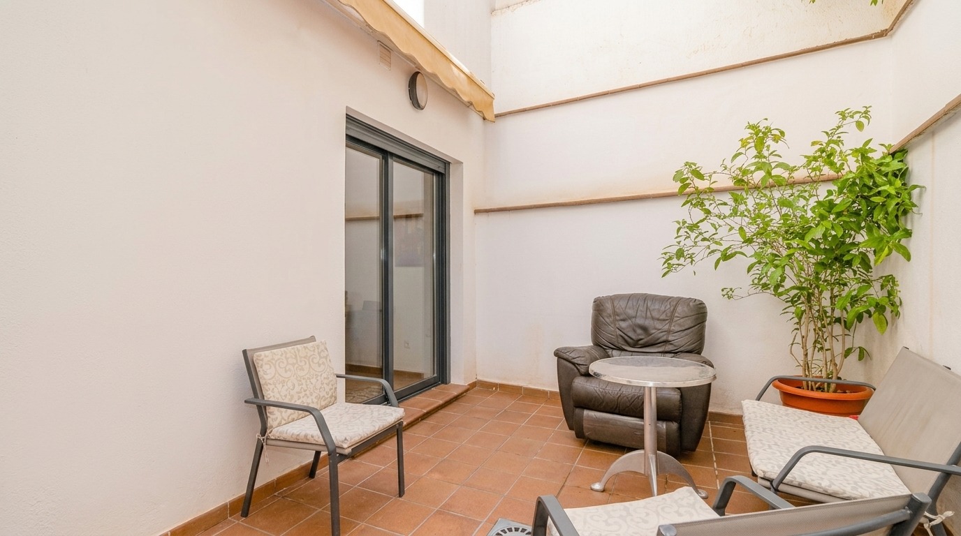 Precioso duplex moderno con patio - foto 3