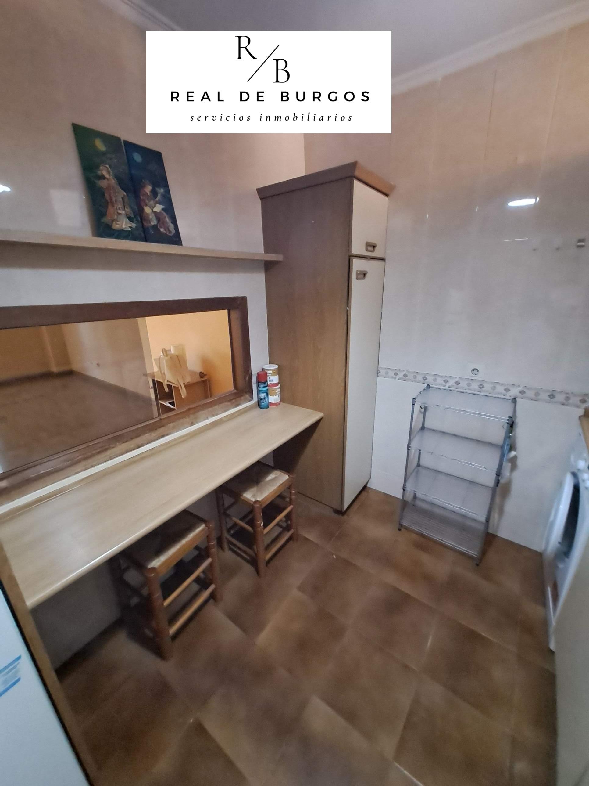 Alquiler piso semiamueblado zona Centro - foto 4