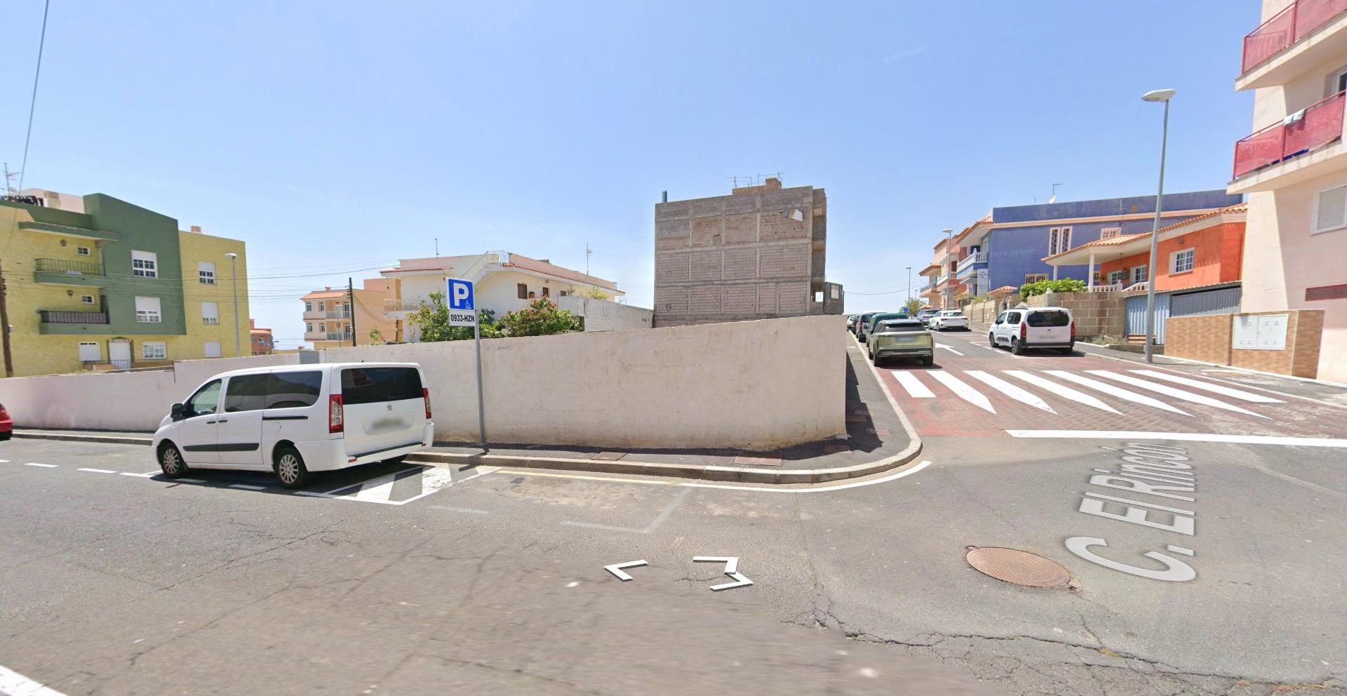 SOLAR URBANO CONSOLIDADO EN SAN ISIDRO – 204 m2 SE PUEDE CON