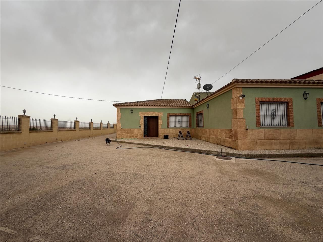 OPORTUNIDAD VENTA CASA EN TOTANA (OKUPADA ) - foto 3