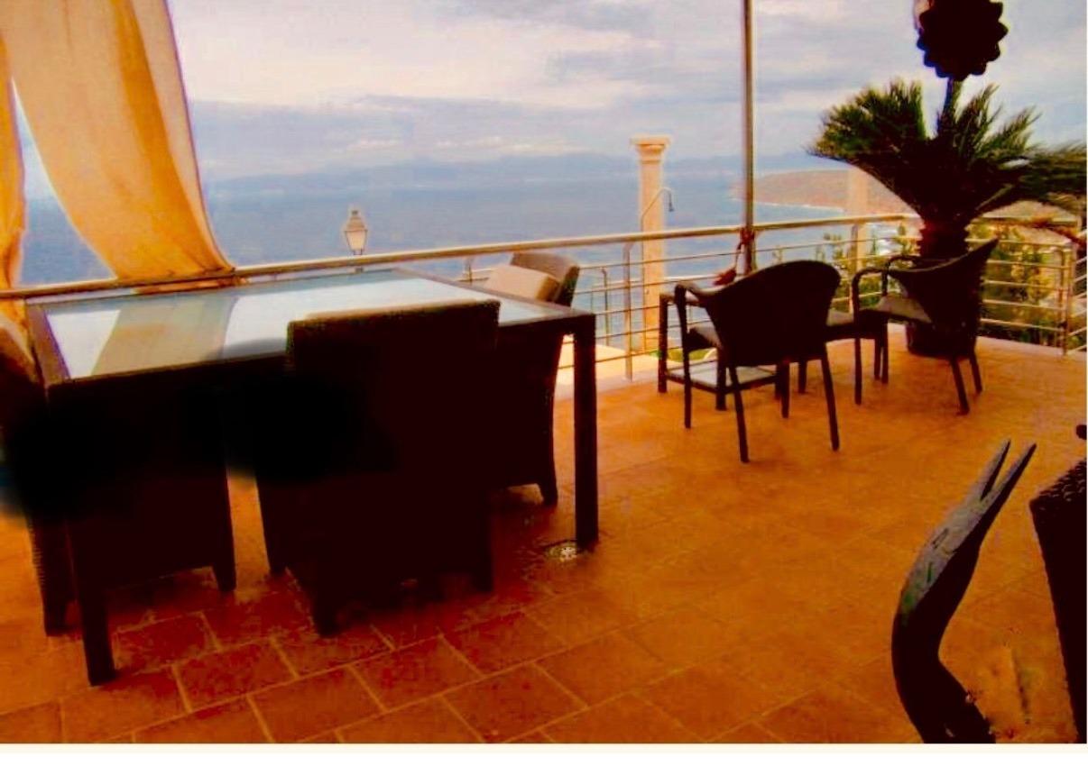 Espectacular Villa de Lujo en Badia Blava con Piscina Privad - foto 3
