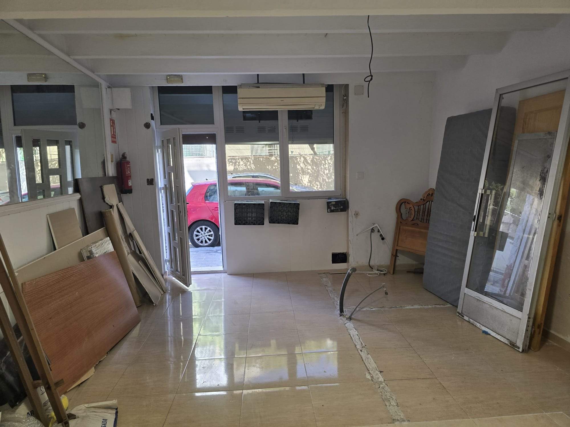 Local comercial 80m² en venta - Carolinas bajas - foto 2