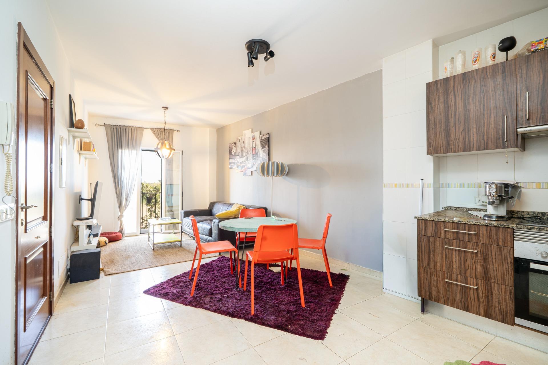 Piso con 30 m2 de terraza, ascensor y vistas despejadas en Campos