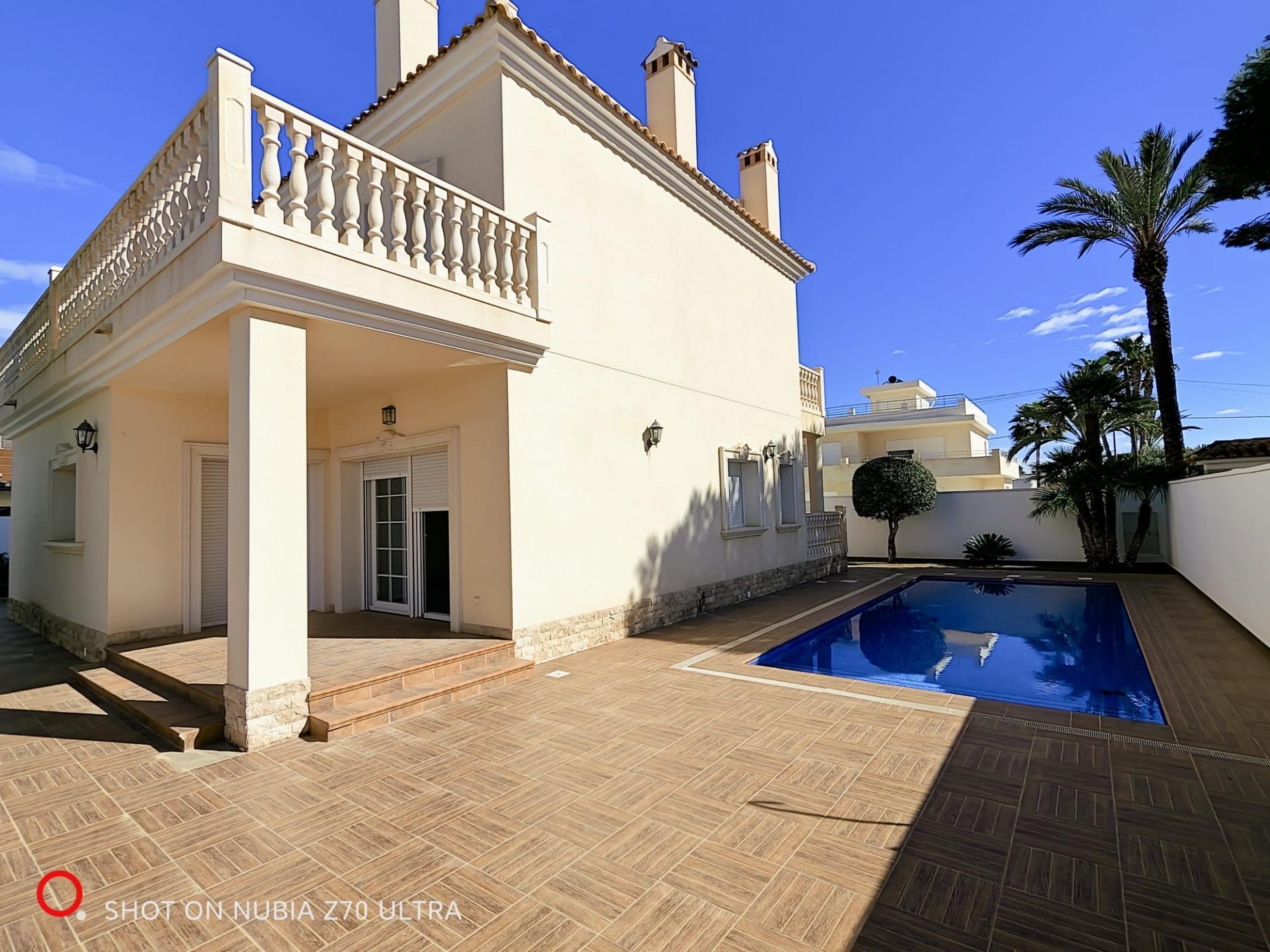 Villa 4 habitaciones 280m² en venta - Costa blanca