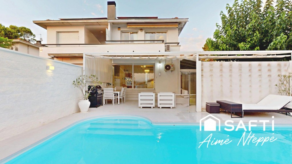 Casa Atemporal y Exclusiva con vistas panorámicas. - foto 2