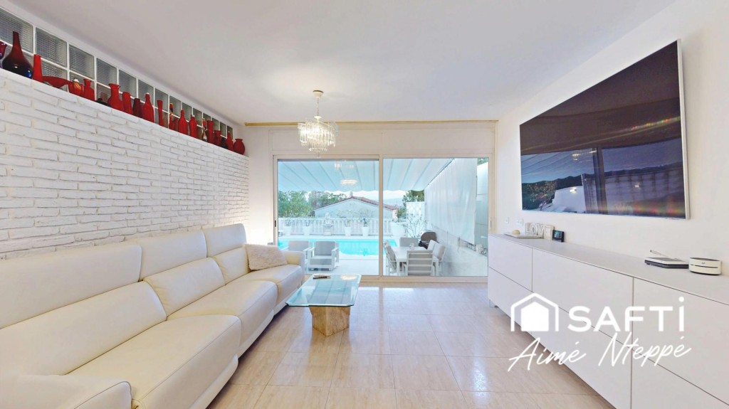 Casa Atemporal y Exclusiva con vistas panorámicas. - foto 3