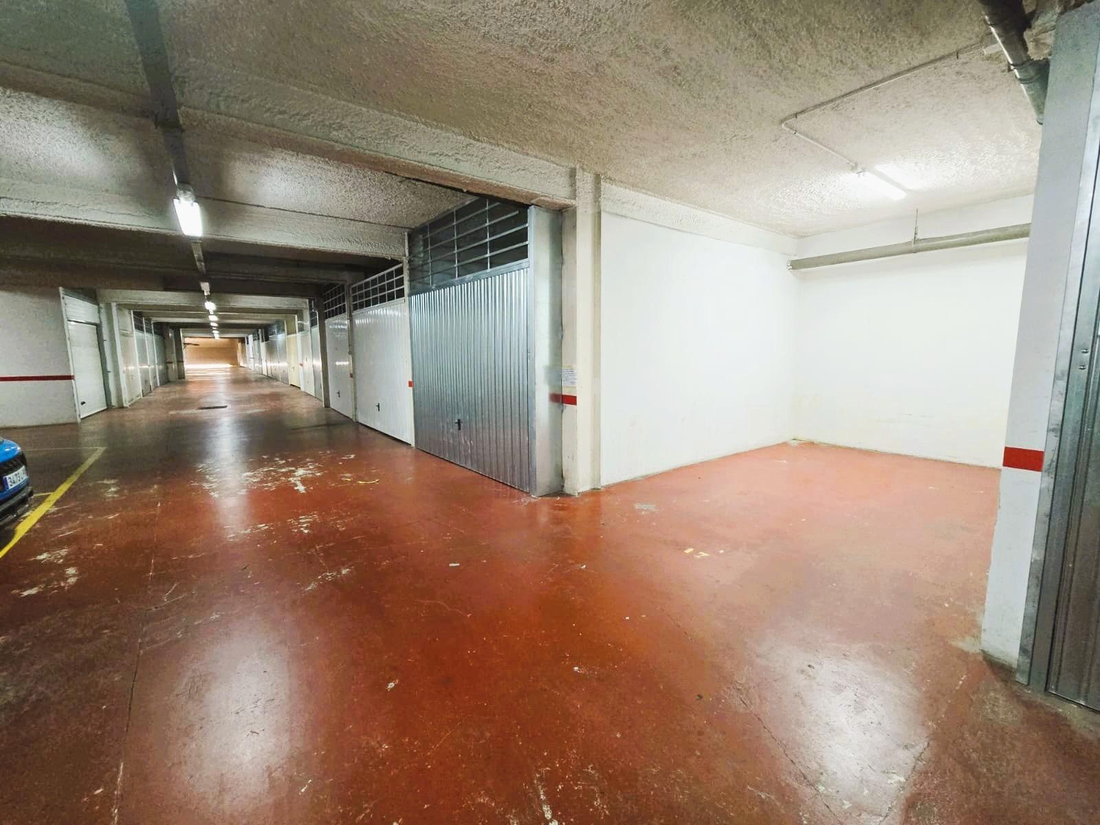 PLAZA DE GARAJE AMPLIA EN PLENA VÍA EMILIO ORTUÑO BENIDORM - foto 3