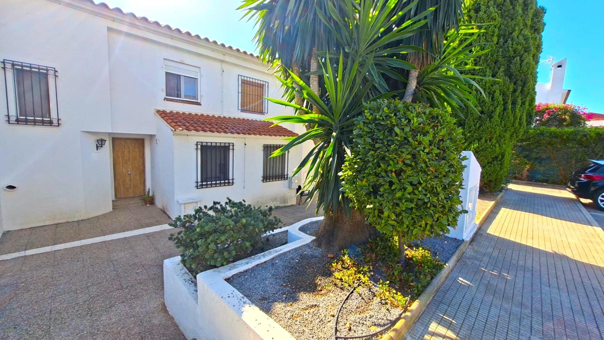 BUNGALOW EN LA NUCIA CON PISCINA PARKING Y JARDINES - foto 2