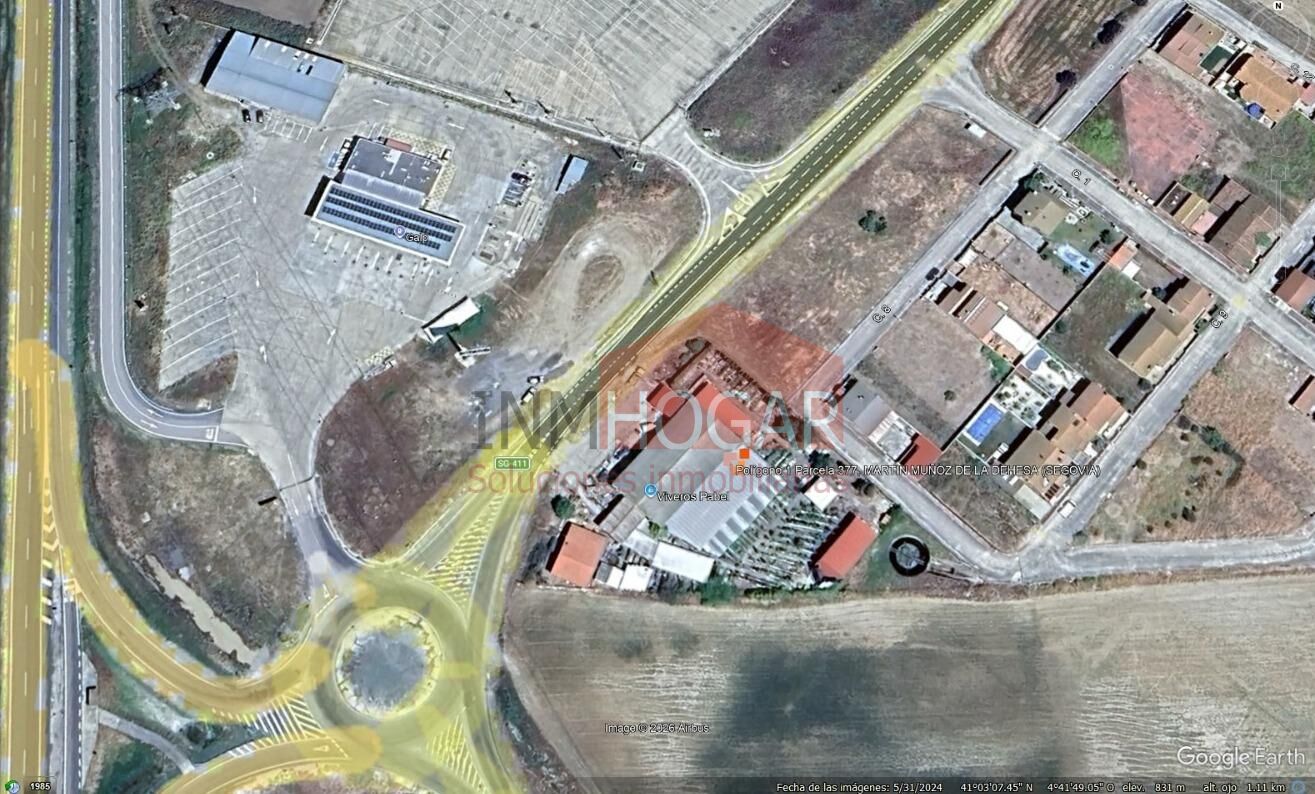 4.740 metros de PARCELA, 500 metros de NAVE y CASA PREFABRICADA en plena A-6 (km 124)