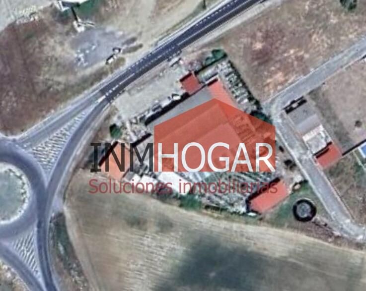 4.740 metros de PARCELA, 500 metros de NAVE y CASA PREFABRIC - foto 2