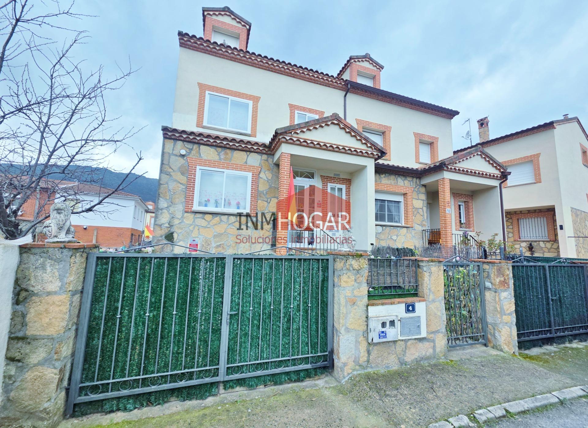 Chalet adosado en Navaluenga