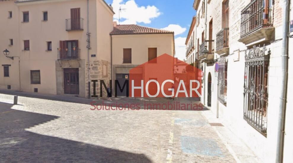 EXCLUSIVA OPORTUNIDAD DE INVERSIÓN: NAVE-ALMACÉN CON PROYECTO DE VIVIENDA EN EL CORAZÓN DE ÁVILA
