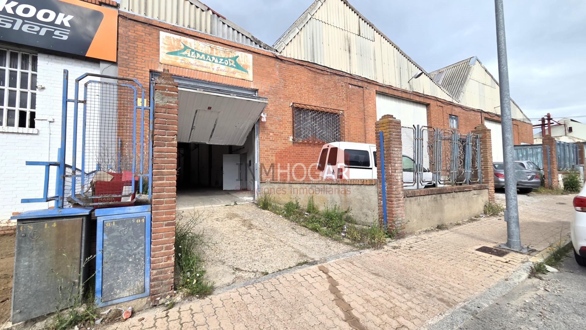 NAVE INDUSTRIAL EN LAS HERVENCIAS