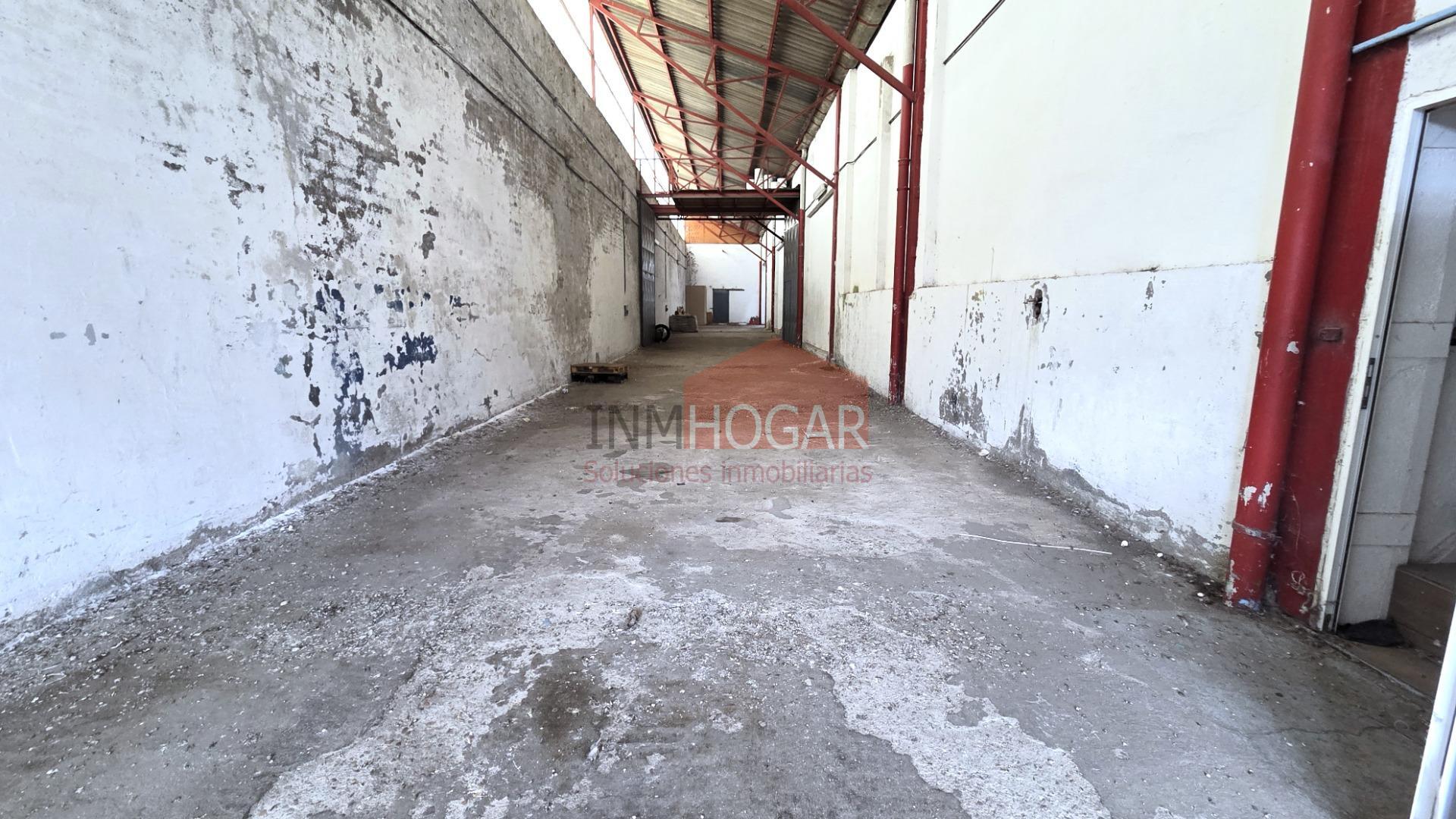NAVE INDUSTRIAL EN LAS HERVENCIAS - foto 2