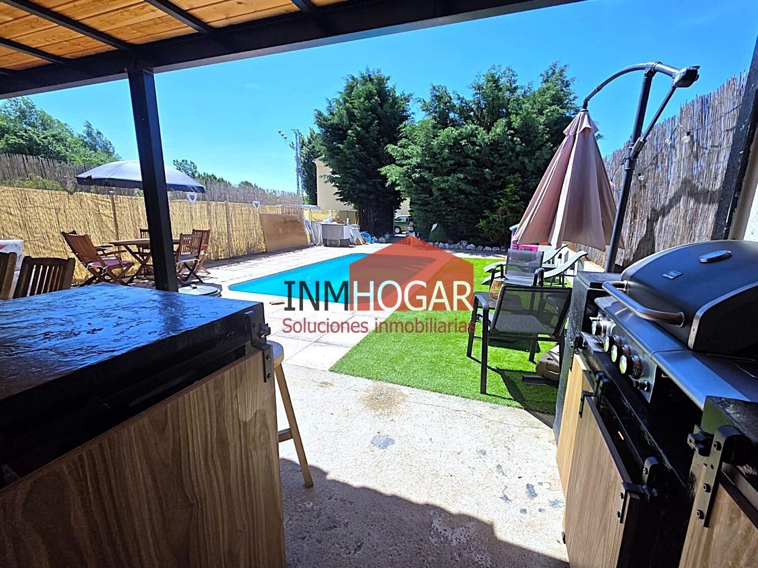 ESPECTACULAR ADOSADO CON PISCINA EN MEDIANA DE VOLTOYA 05194
