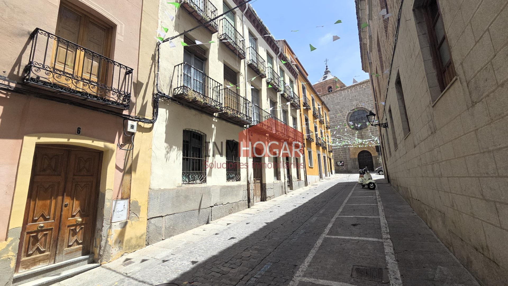 EDIFICIO EN VENTA EN LA ZONA AMURALLADA  DEL CHICO, ÁVILA