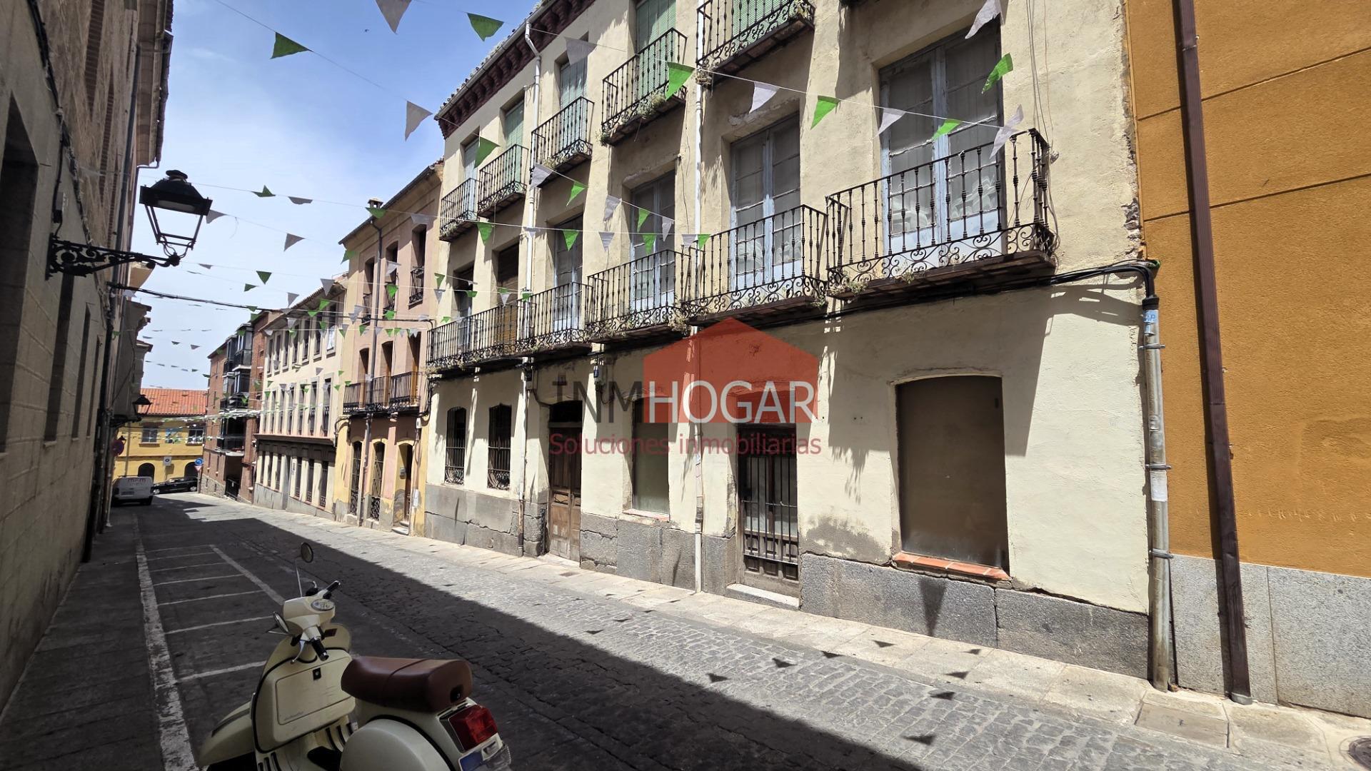 EDIFICIO EN VENTA EN LA ZONA AMURALLADA  DEL CHICO, ÁVILA - foto 3