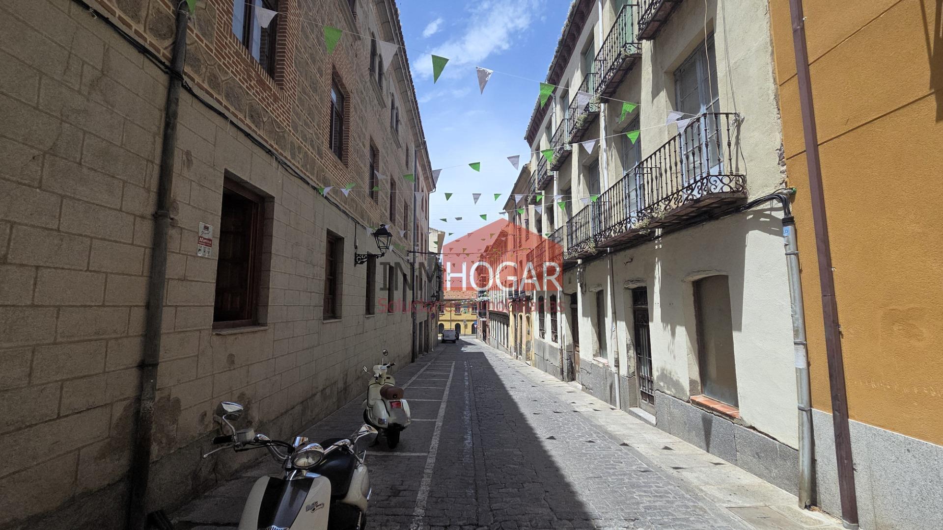 EDIFICIO EN VENTA EN LA ZONA AMURALLADA  DEL CHICO, ÁVILA - foto 4