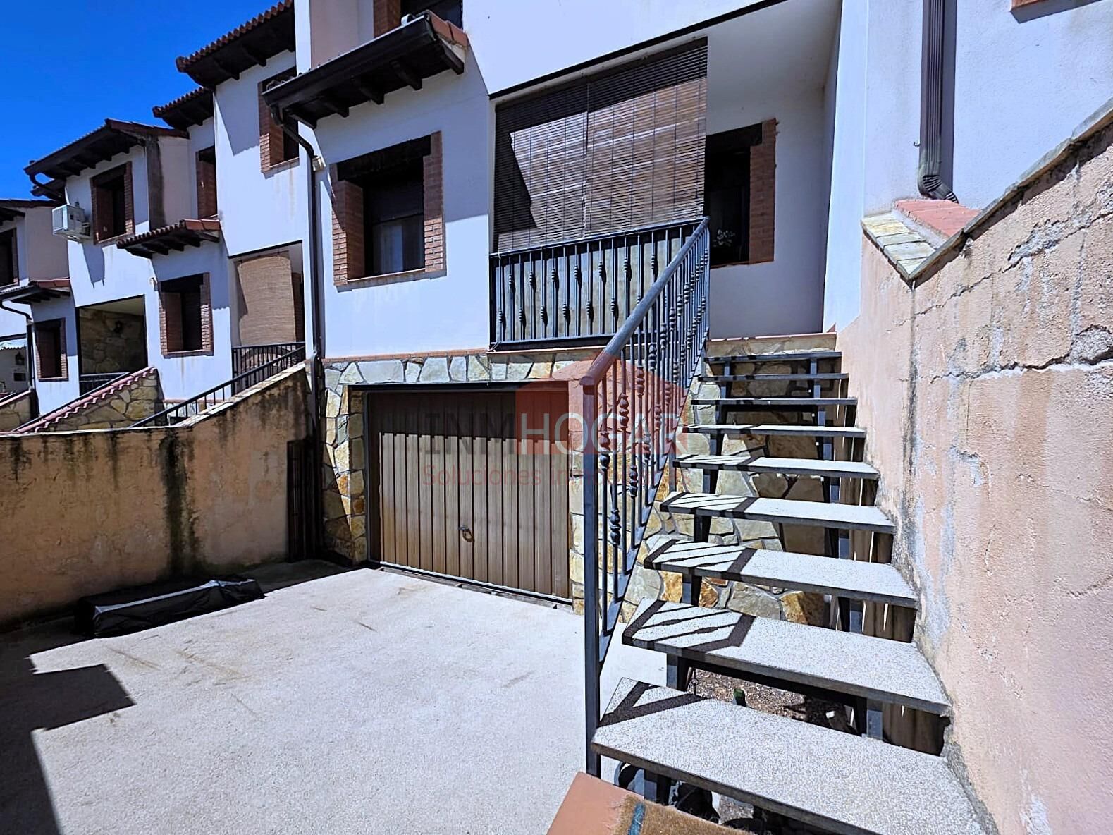 Chalet adosado en Navalmoral (Ávila) 05120 - foto 3