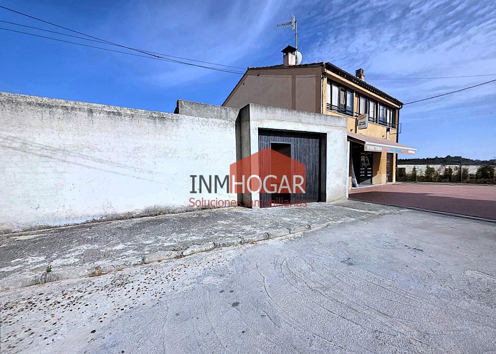 Casa de pueblo con amplio patio y planta superior rehabilita - foto 5