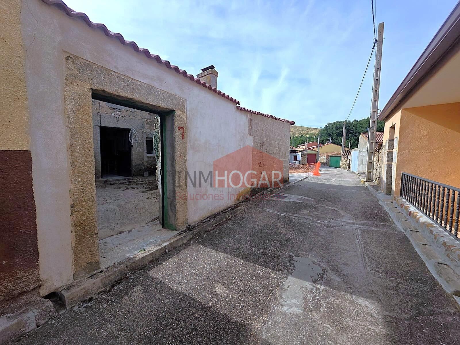 Vivienda con gran parcela, patios y amplias posibilidades en La Hija de Dios