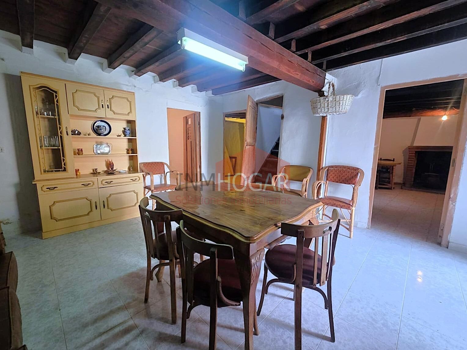 Vivienda con gran parcela, patios y amplias posibilidades en - foto 4
