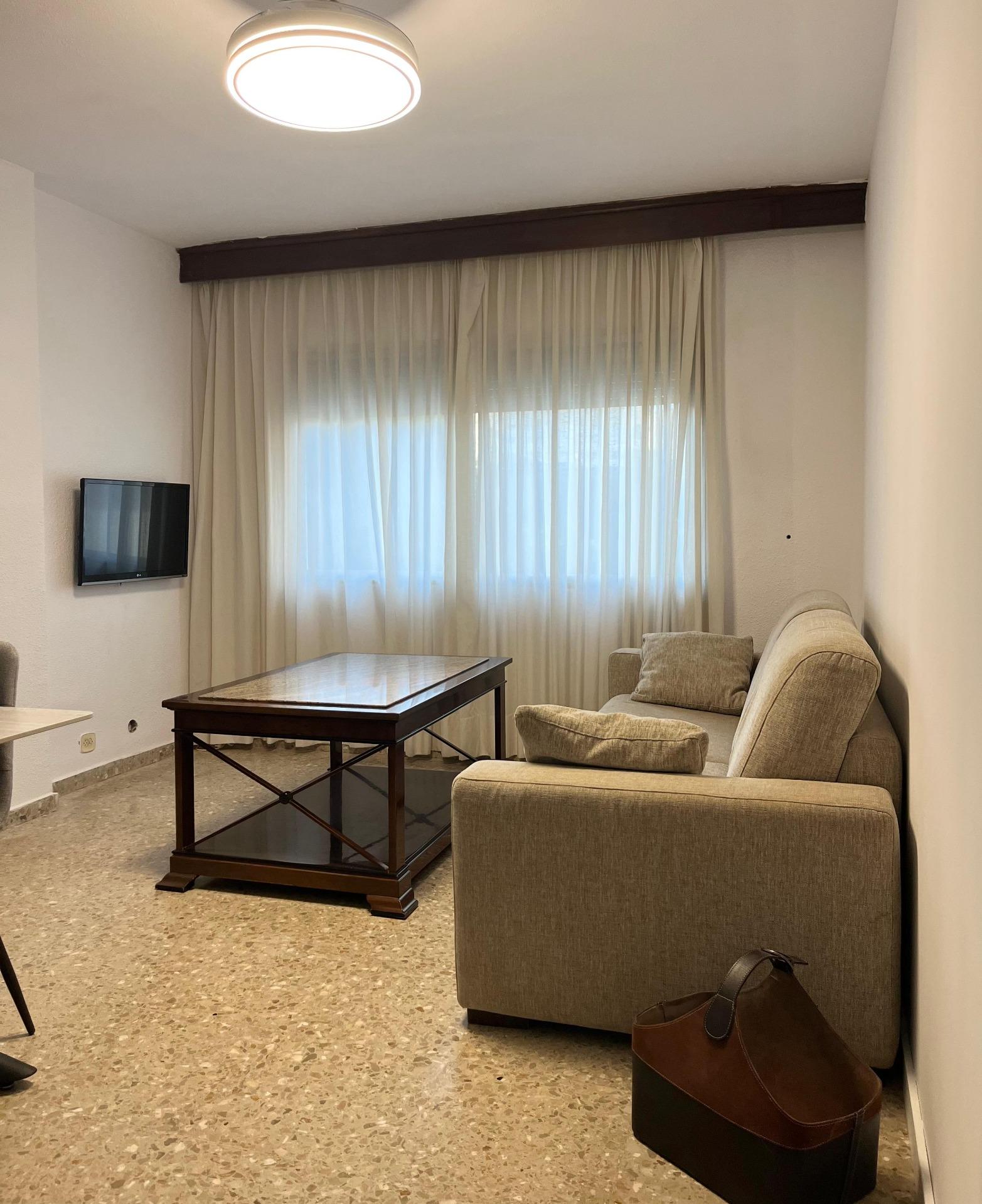 Piso 4 habitaciones 131m² en alquiler - Jaume Roig - foto 4